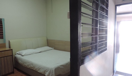 Chambre Double, salle de bains commune (Small)