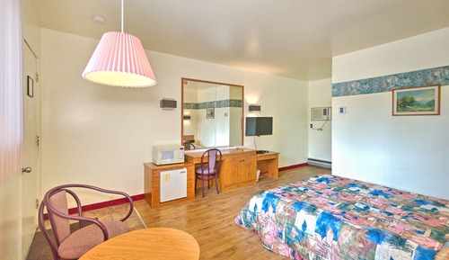 Chambre Standard, 1 grand lit, fumeurs