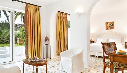 Deluxe Bungalow Suite