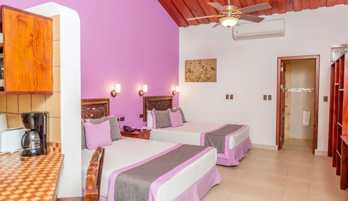 Chambre Confort, 2 grands lits, coin cuisine