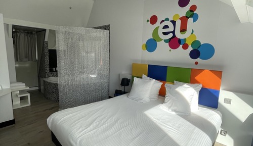 Suite Studio, baignoire à jets