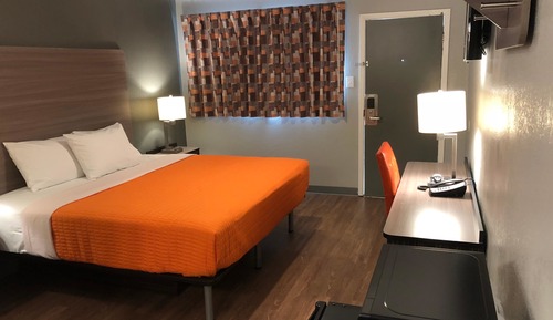 Chambre, 1 très grand lit, non-fumeurs