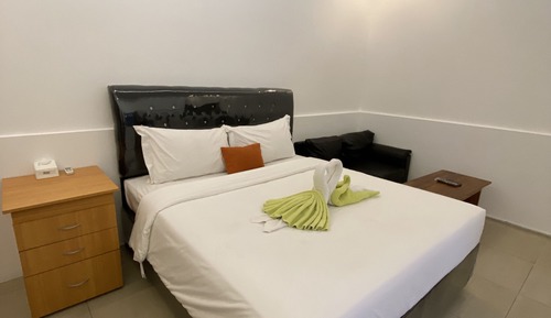 Chambre Double Familiale, 2 chambres, fumeurs, vue piscine