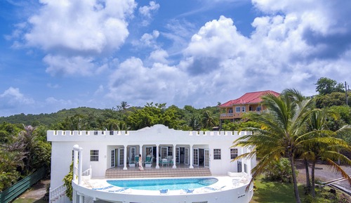 Villa 7 (3 Bedroom Villa with Roof Deck and Private Pool)