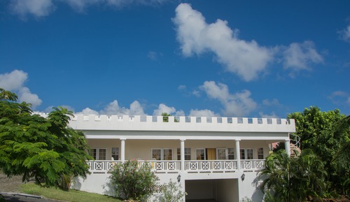 Villa 6 (2 Bedroom Villa with Roof Deck and Pool Access)