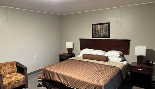 Chambre Simple Standard, 1 très grand lit (Lodge King)