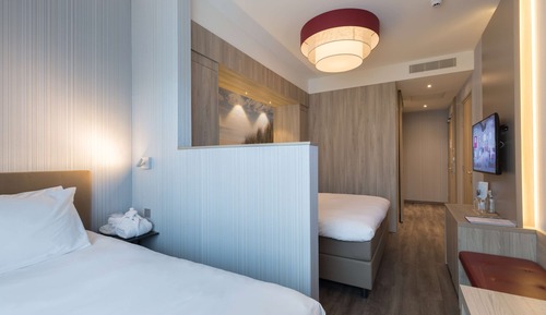 Chambre Deluxe, plusieurs lits, baignoire (Steam Shower)