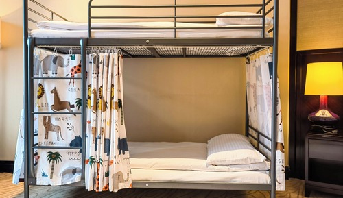 Chambre Familiale, 1 lit une place