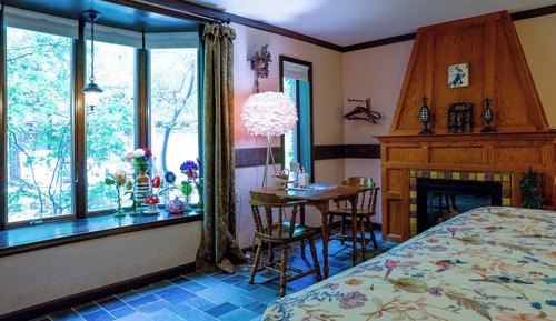 Chambre, salle de bains privée (Courtyard)