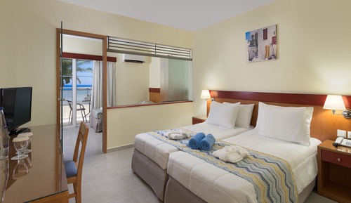 Chambre Familiale, balcon, vue jardin