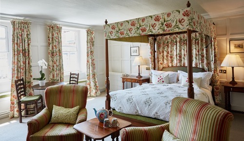 Chambre (Feature Four Posted)