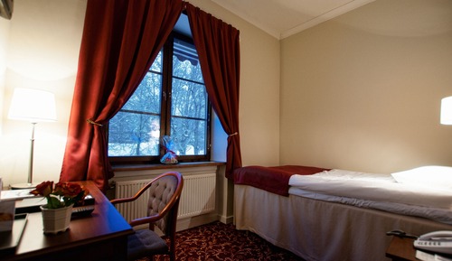 Chambre Simple (300m from the Mansion)