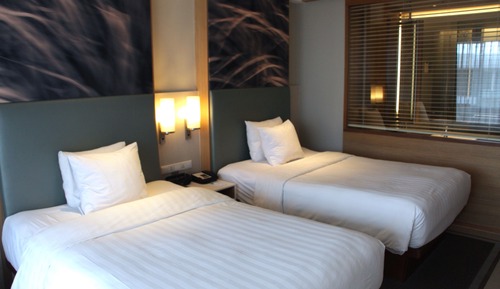 Chambre, 2 lits une place, non-fumeurs, vue piscine (Balcony)