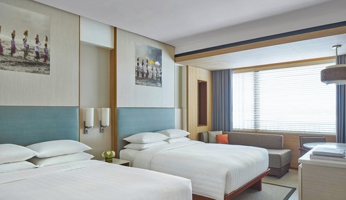 Chambre Familiale, 2 grands lits, non-fumeurs, vue ville