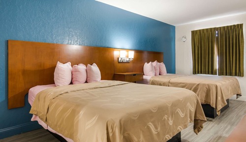 Chambre Standard, 2 grands lits, fumeurs