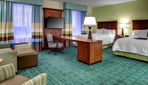 Studio, 2 grands lits, réfrigérateur et four à micro-ondes (Wetbar)