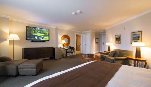 Suite Luxe, 1 très grand lit, balcon, vue golf