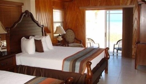 Chambre Double Classique, 2 grands lits, patio, en front de plage
