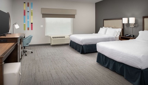 Chambre, 2 grands lits, accessible aux personnes à mobilité réduite, baignoire
