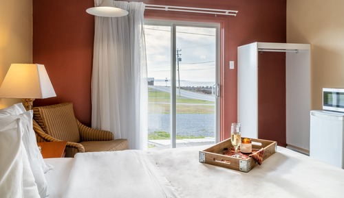 Chambre Deluxe, 1 très grand lit, réfrigérateur, vue mer