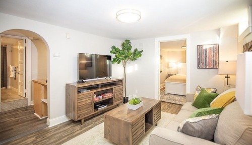 Appartement, plusieurs lits, cuisine, vue jardin (1534 10th Ave. - Lower)