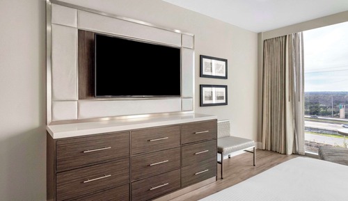Suite, 1 très grand lit et 1 canapé-lit, accessible aux personnes à mobilité réduite, non-fumeurs