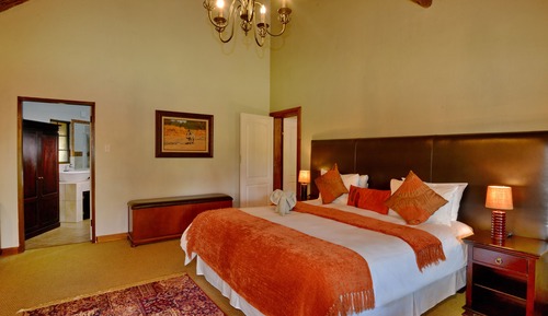 Chambre Luxe, 1 très grand lit, vue jardin