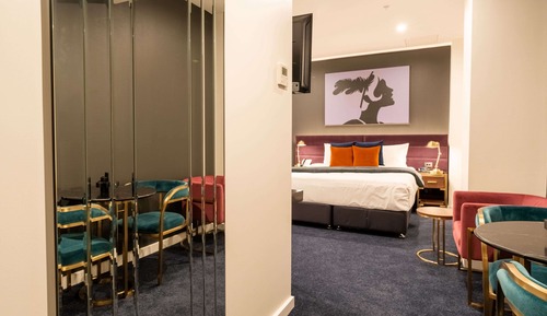 Chambre, 1 très grand lit, accessible aux personnes à mobilité réduite