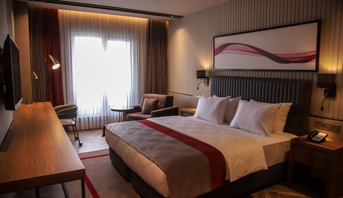 Chambre Supérieure, accessible aux personnes à mobilité réduite (1 Queen Bed & 1 Twin Bed)