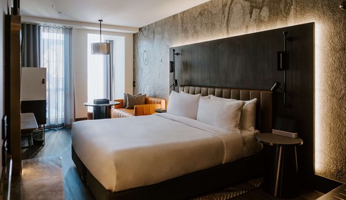 Chambre Deluxe, 1 très grand lit, balcon