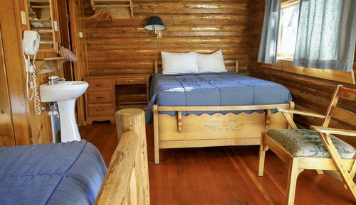 Cabane, plusieurs lits