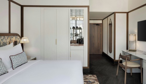 Modern Junior Suite