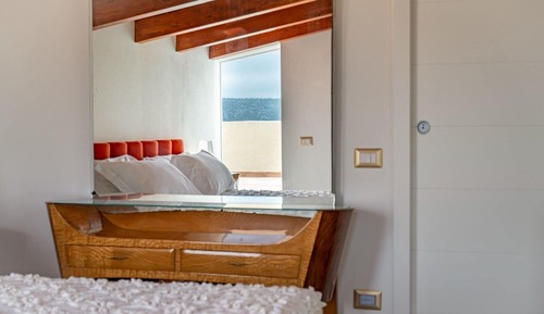 Chambre Triple Panoramique, salle de bains attenante, vue parc (Camera delle Pelli)
