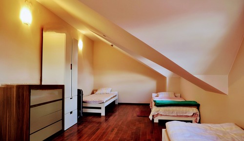 Chambre Triple Confort, femmes uniquement (Nr 14)