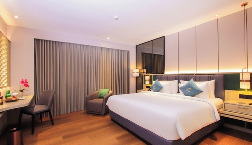 Chambre Exécutive, 1 très grand lit, vue ville