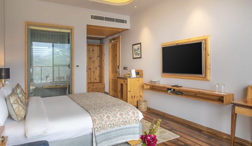 Chambre Club, baignoire, vue montagne