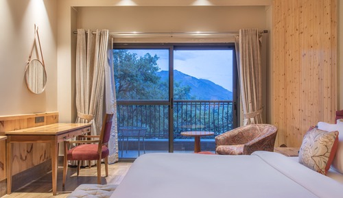 Chambre Confort, balcon, vue vallée
