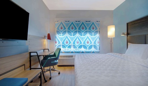 Chambre, 1 très grand lit