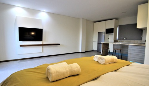 Studio Deluxe
