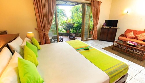 Chambre Double Majestueuse, vue piscine