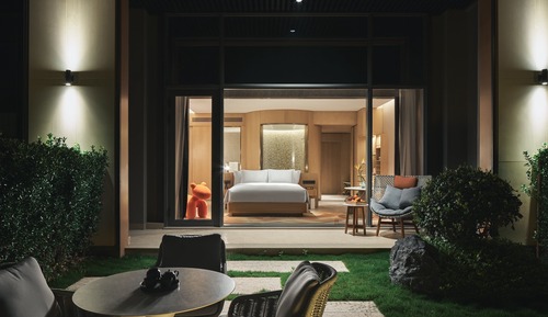 Chambre Premium, 1 très grand lit (Courtyard Access)