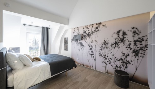 Appartement Duplex, salle de bains attenante