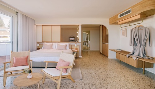 Chambre, 1 très grand lit, accessible aux personnes à mobilité réduite (Pippi)