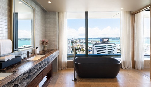 Suite, 1 chambre, accès au salon club, vue ville