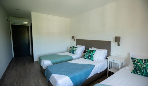 Chambre Triple, 3 lits une place