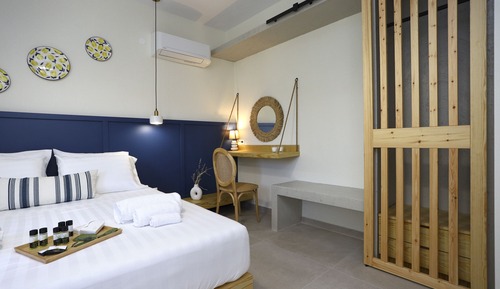 Chambre Quadruple Deluxe, 1 grand lit et 1 canapé-lit