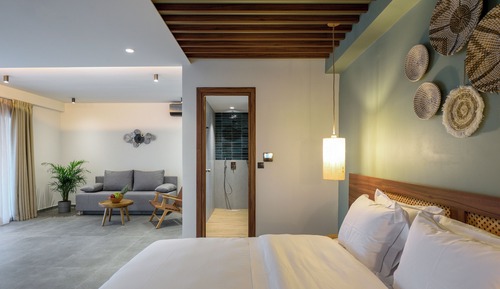 Suite Confort, vue piscine (Suite with Pool View)