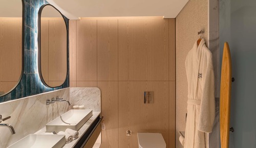 Suite, vue mer, en angle