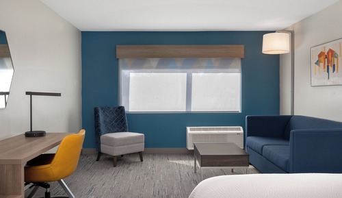 Suite, 1 très grand lit et 1 canapé-lit