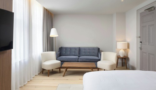 Suite Junior, 1 très grand lit, vue ville
